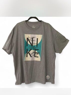 Mens Nike Gray Short-Sleeve Graphic Logo Tee with Teal and Cream Panel size XXL